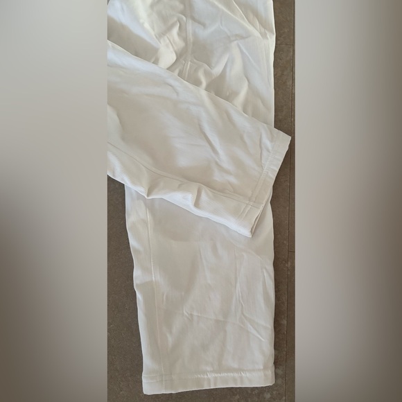 Lululemon Dance Studio Mid-Rise Crop Size 6 - Picture 12 of 12